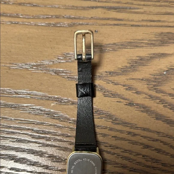 Vintage Members Only Digital Watch – WORKING – 1970s LCD Quartz – Gold Tone - Picture 11 of 14